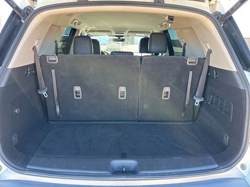 Used 2023 Nissan Pathfinder SL w/ Black Appearance Package image 6