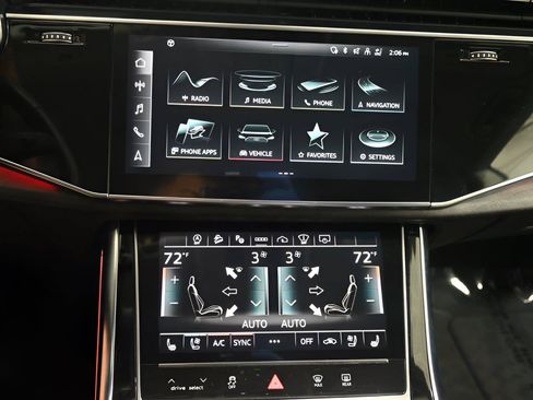 Used 2023 Audi Q8 Prestige AWD/4WD image 25