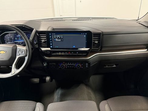 Used 2025 Chevrolet Silverado 1500 LT image 18