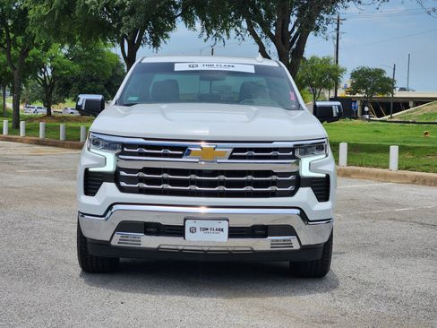 Used 2024 Chevrolet Silverado 1500 LTZ w/ Z71 Off-Road Package AWD/4WD image 31