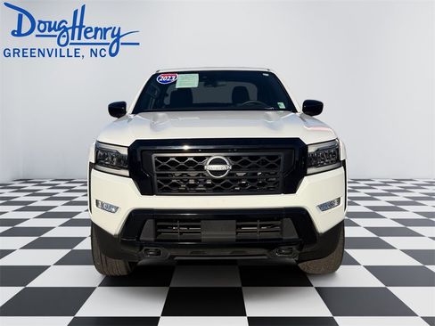 Used 2023 Nissan Frontier SV w/ Midnight Edition Package image 8