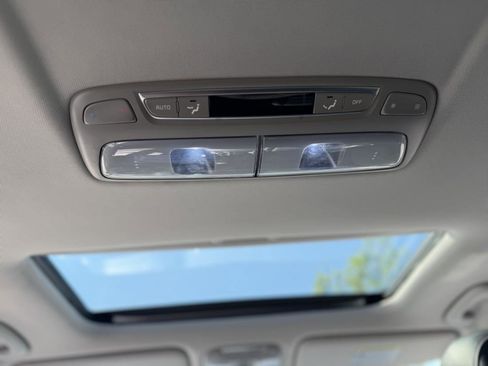 Used 2022 Kia Telluride S image 19