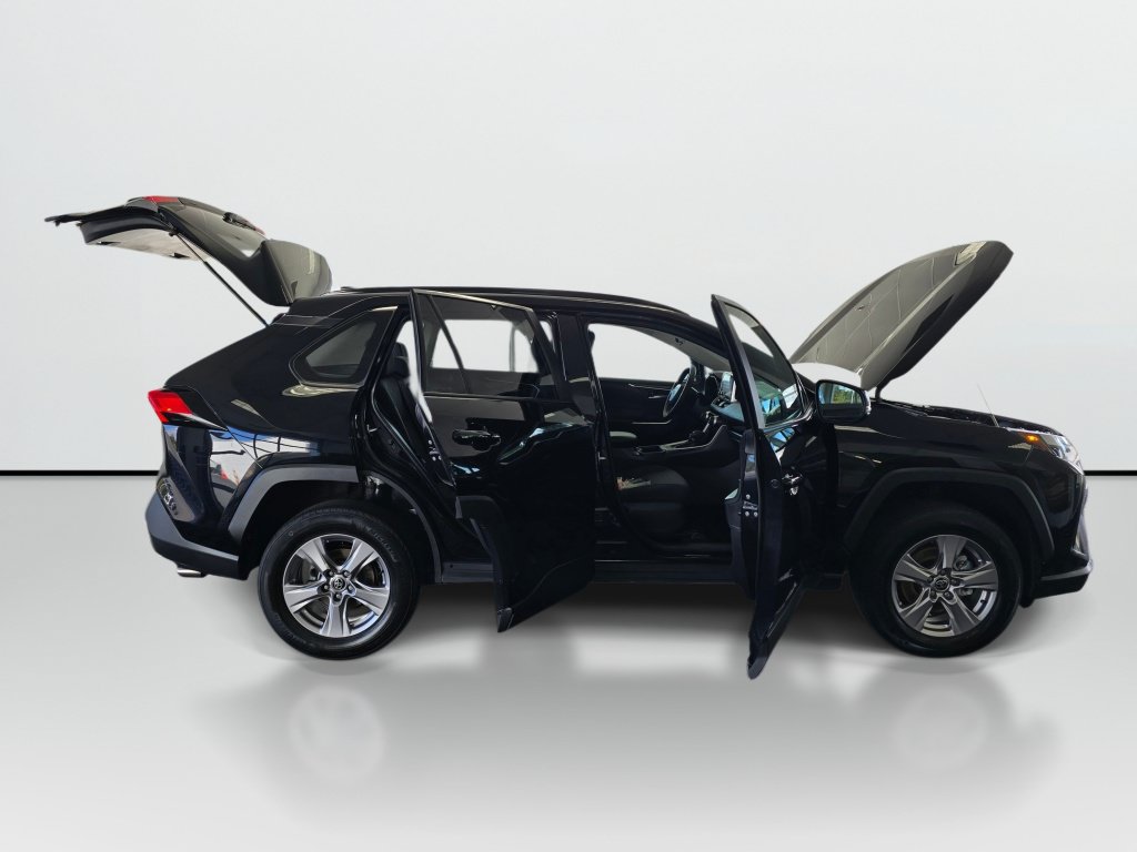 Certified 2025 Toyota RAV4 XLE FWD image 9