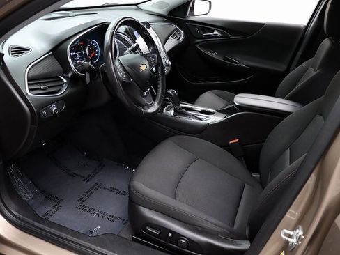 Used 2018 Chevrolet Malibu LT image 10