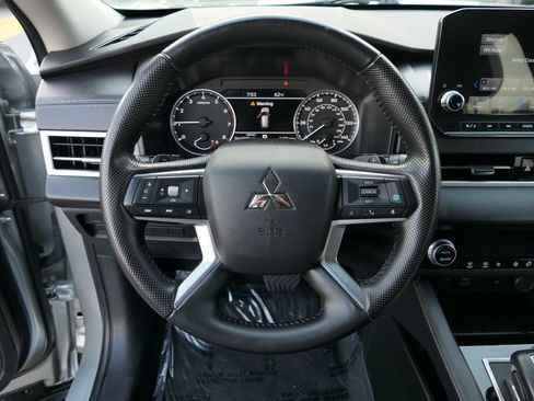 Used 2024 Mitsubishi Outlander SE AWD/4WD image 19