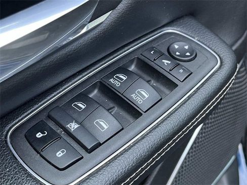 Used 2024 RAM 1500 Laramie image 26