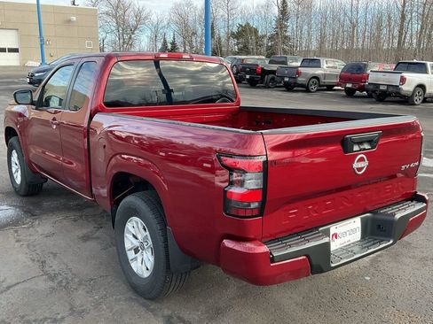 Used 2024 Nissan Frontier SV image 7