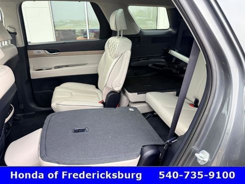 Used 2022 Hyundai Palisade Limited w/ Winter Package image 32