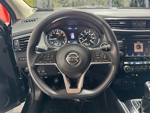Used 2020 Nissan Rogue Sport SV AWD/4WD image 18