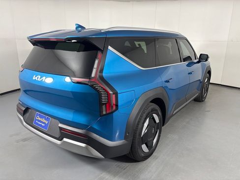 New 2026 Kia EV9 Wind AWD/4WD image 8