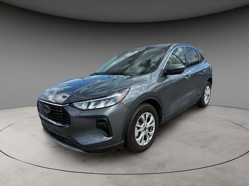 Used 2023 Ford Escape Active w/ Tech Pack #2 image 1