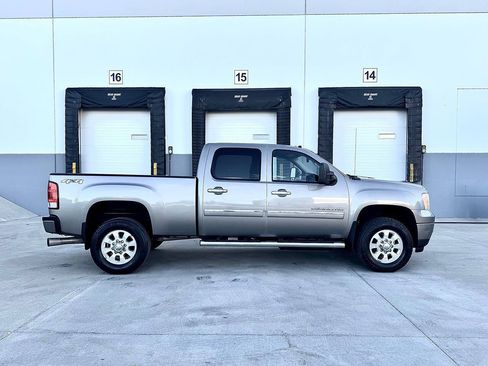 Used 2013 GMC Sierra 3500 Denali AWD/4WD image 26