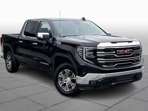 Used 2025 GMC Sierra 1500 SLT image 2
