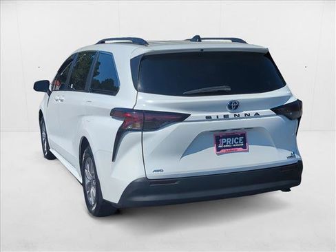 Certified 2024 Toyota Sienna LE image 6