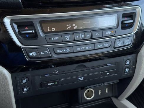 Used 2018 Honda Pilot Elite image 19