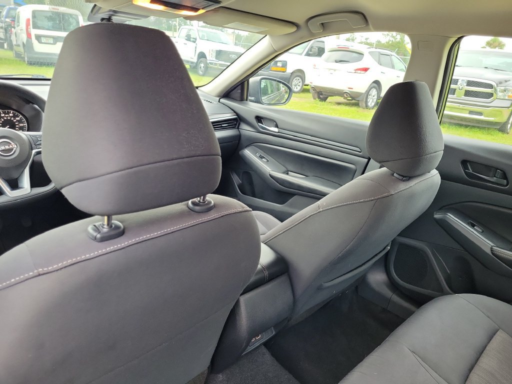 Used 2025 Nissan Altima 2.5 SV FWD image 16
