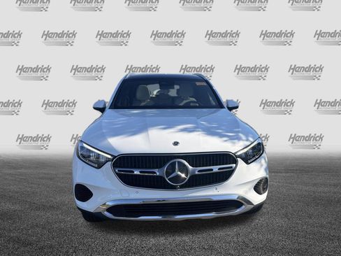 Used 2023 Mercedes-Benz GLC 300 4MATIC image 3