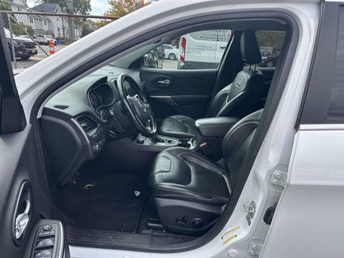 Used 2021 Jeep Cherokee Latitude Lux w/ Sun & Sound Group image 16