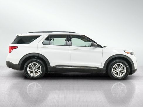 Used 2020 Ford Explorer XLT w/ Equipment Group 202A AWD/4WD image 6