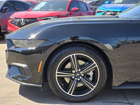 Used 2025 Ford Mustang Coupe RWD image 13