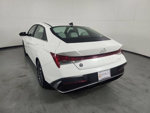 Used 2024 Hyundai Elantra Limited FWD image 31