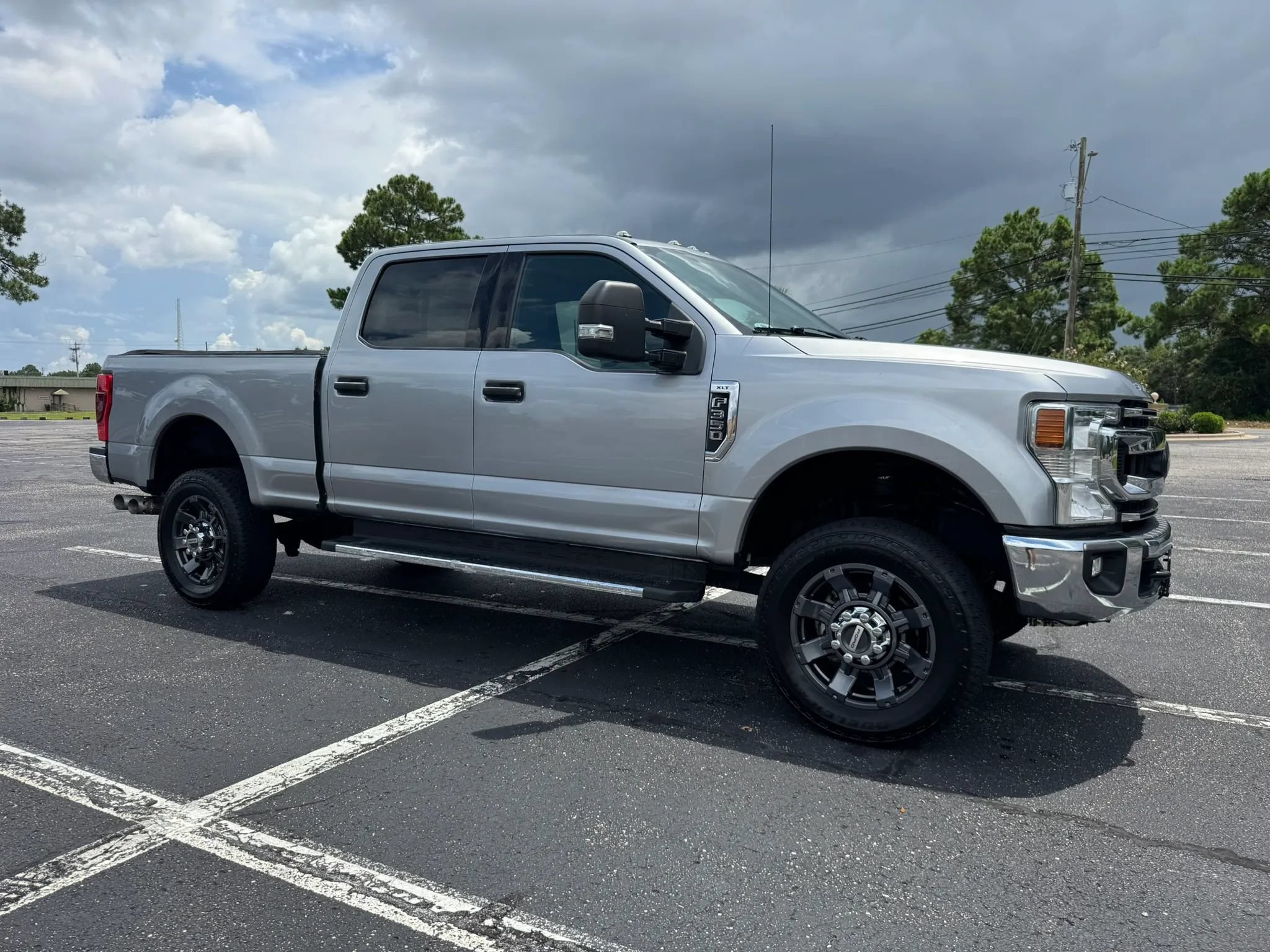 Used 2020 Ford F350 XLT w/ XLT Value Package AWD/4WD image 4