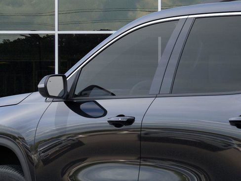 New 2026 Chevrolet Traverse LT image 13