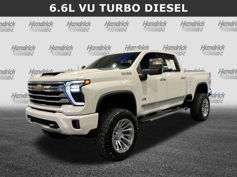 Used 2024 Chevrolet Silverado 3500 High Country w/ Technology Package AWD/4WD image 6