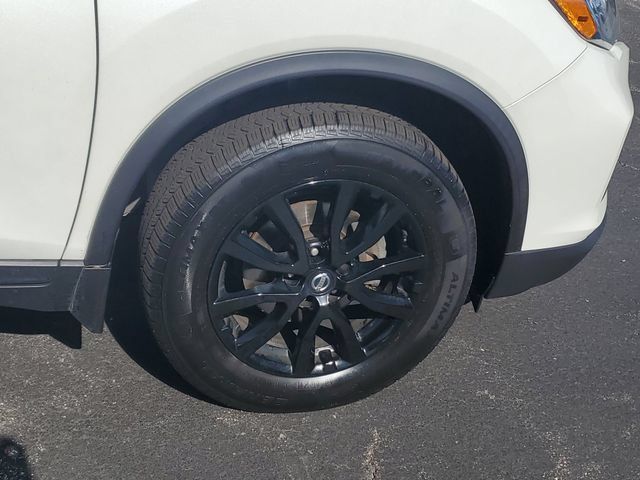 Used 2017 Nissan Rogue SV w/ Midnight Edition AWD/4WD image 6