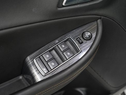 Used 2018 Chevrolet Impala LT FWD image 18