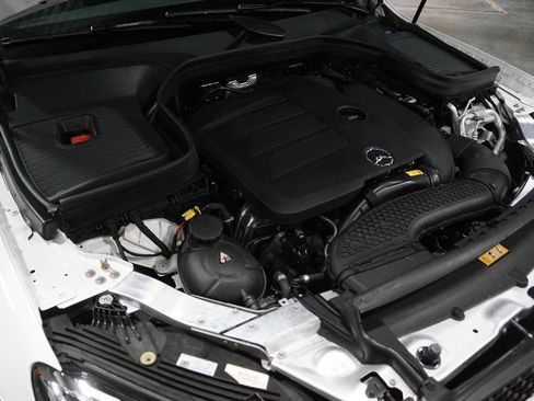 Used 2022 Mercedes-Benz GLC 300 4MATIC image 44