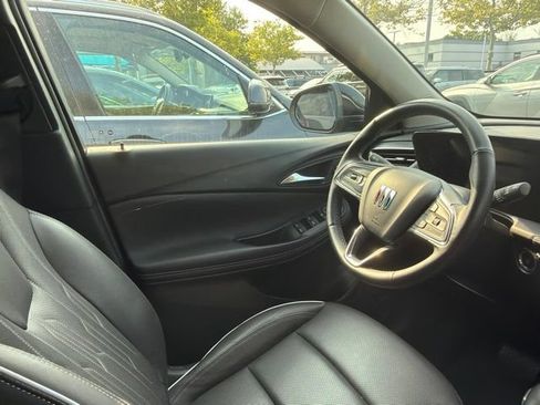 Used 2025 Buick Encore GX Avenir w/ Avenir Technology Package AWD/4WD image 11