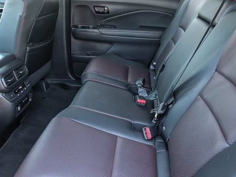 Used 2024 Honda Passport Black Edition image 17