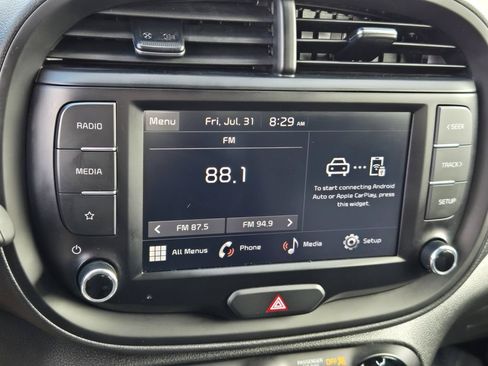 Used 2024 Kia Soul LX w/ Option Group 015 FWD image 17