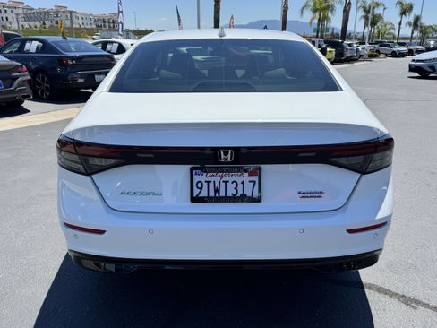 Used 2024 Honda Accord Touring image 9