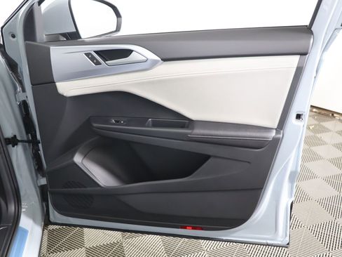 Used 2025 Volkswagen Taos SE image 47