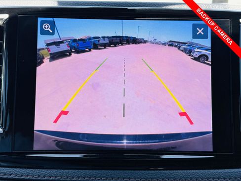 Used 2024 Chrysler Pacifica Pinnacle w/ Trailer Tow Group AWD/4WD image 13