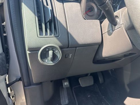 Used 2010 Ford Edge Limited FWD image 7