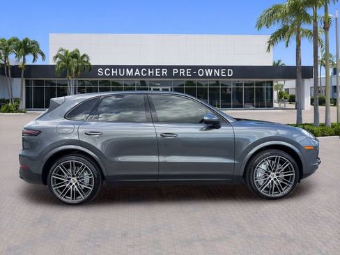 Used 2022 Porsche Cayenne AWD/4WD image 8