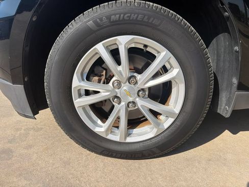 Used 2017 Chevrolet Equinox LT w/ Convenience Package FWD image 9
