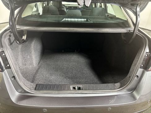 Used 2025 Nissan Versa SV image 20