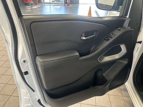 Certified 2024 Nissan Frontier SV w/ Technology Package AWD/4WD image 27