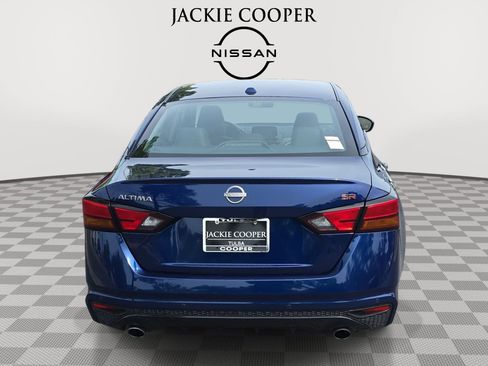 Used 2024 Nissan Altima 2.5 SR FWD image 6