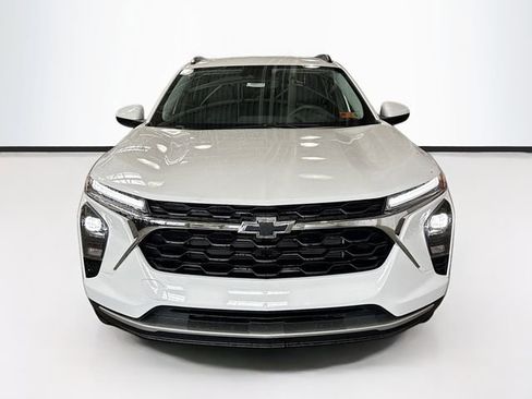 New 2026 Chevrolet Trax LT w/ LPO, Blackout Package image 4