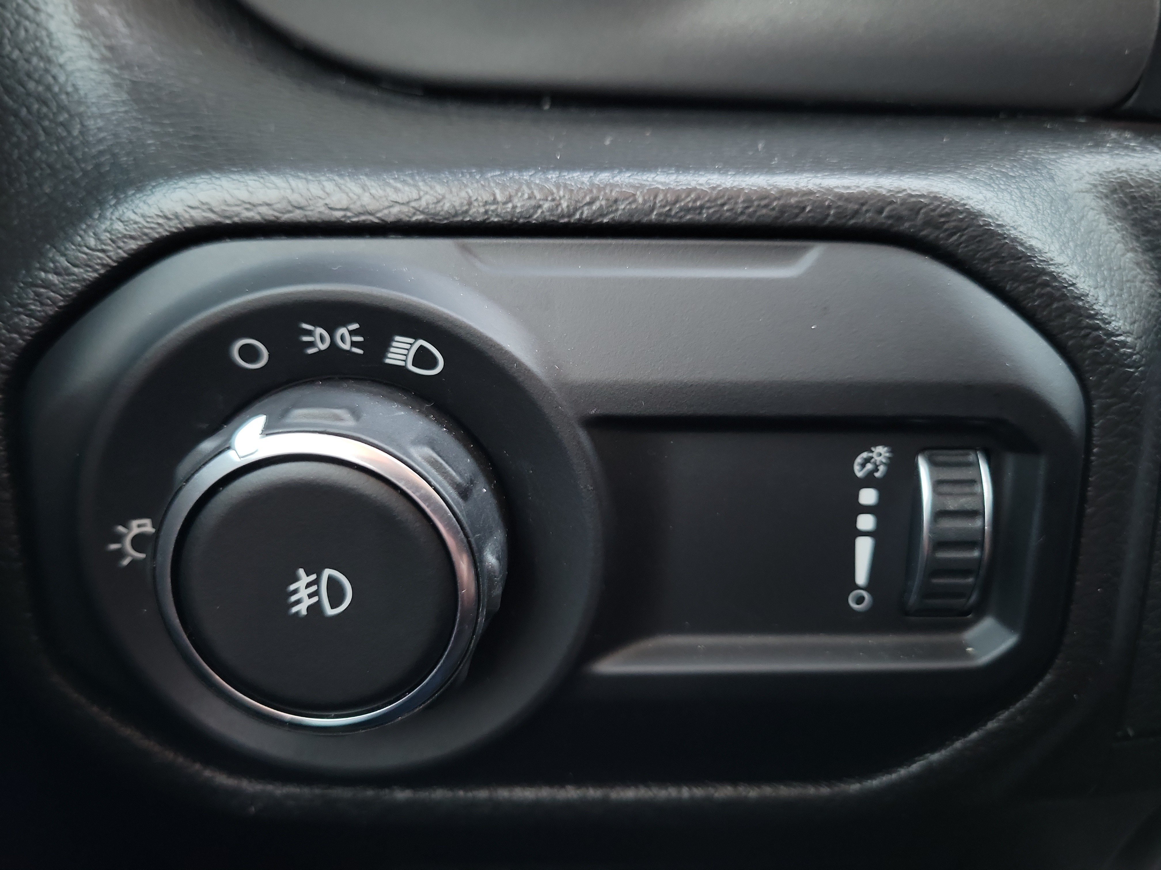 Used 2023 Jeep Wrangler Sport AWD/4WD image 28