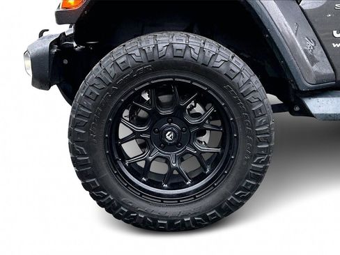 Certified 2019 Jeep Wrangler Unlimited Sahara image 31