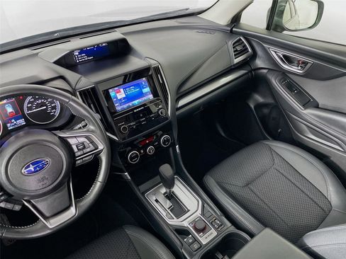 Used 2024 Subaru Forester Premium image 27