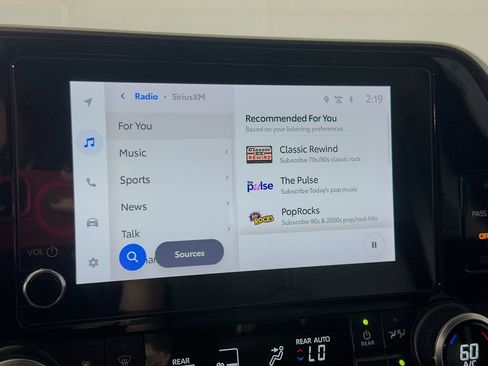 Used 2023 Toyota Highlander XLE image 31