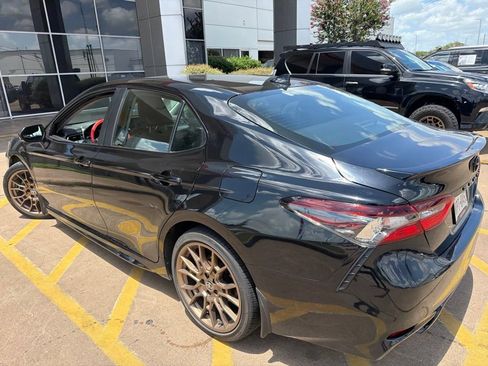 Used 2023 Toyota Camry SE w/ Convenience Package FWD image 5