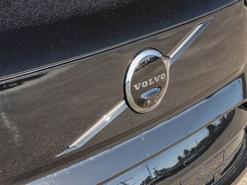New 2026 Volvo EX90 Plus RWD image 16